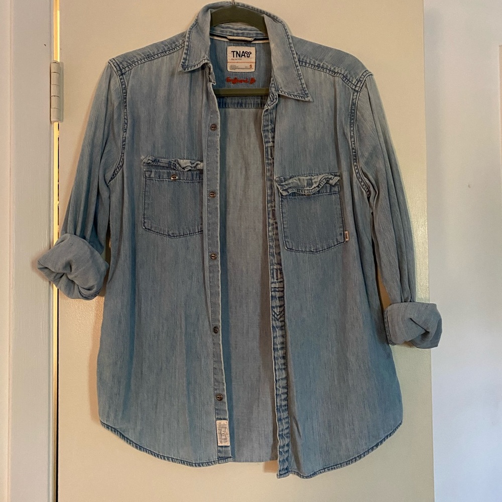 Aritzia light denim boyfriend shirt
